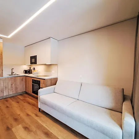 Iris-3 By Interhome